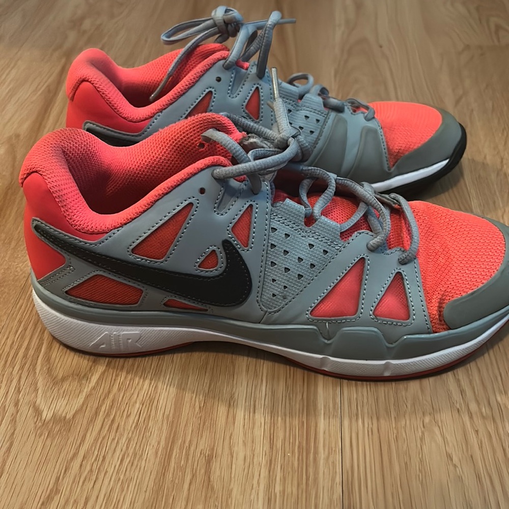 Nike tennis shoes